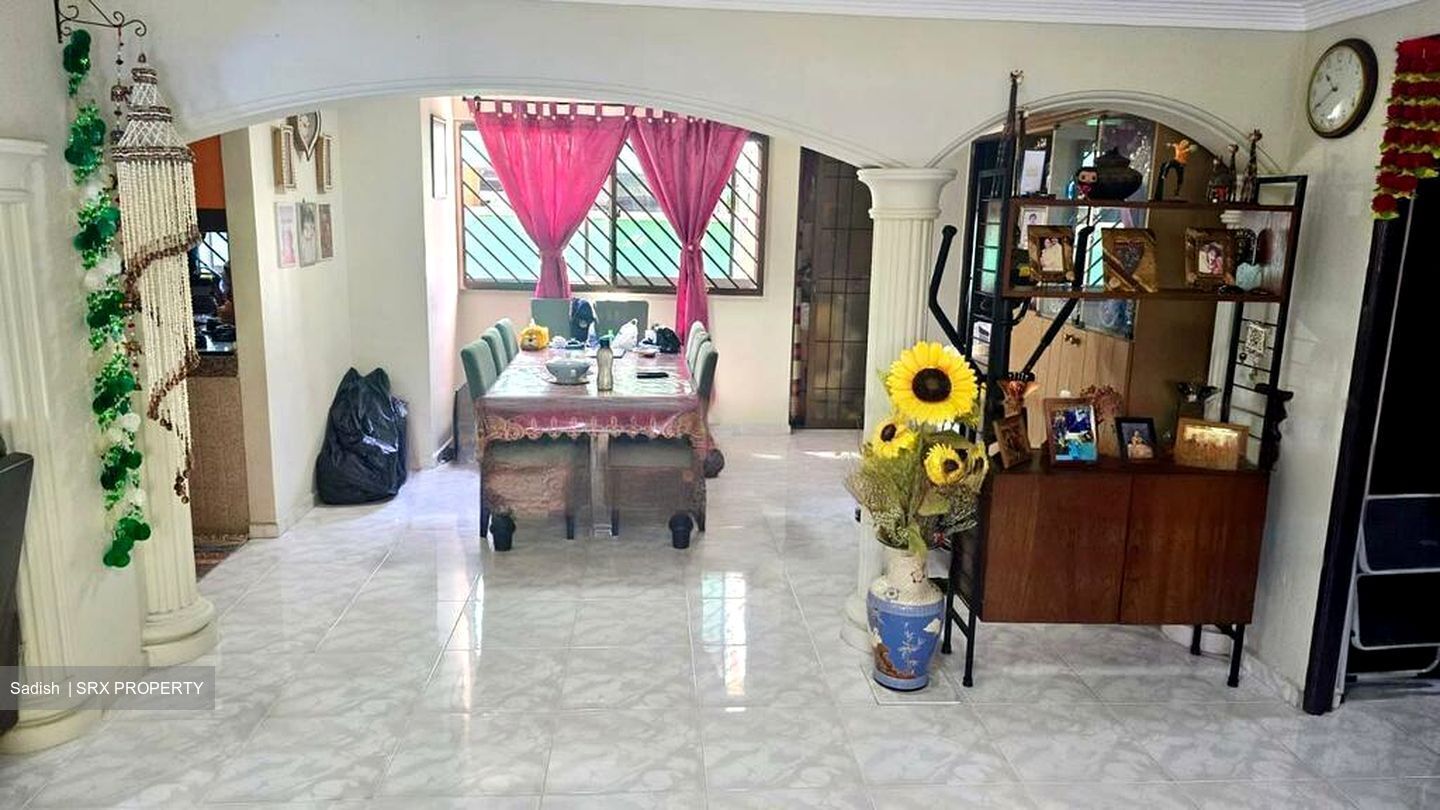 Blk 304 Fuchun Neighbourhood Centre (Woodlands), HDB Executive #482007061